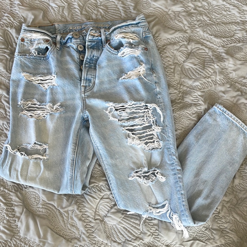 American Eagle 90’s slim boyfriend jeans